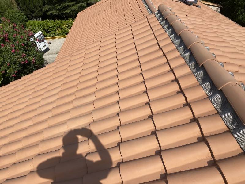 changement toiture sur vitrolles en tuile romane