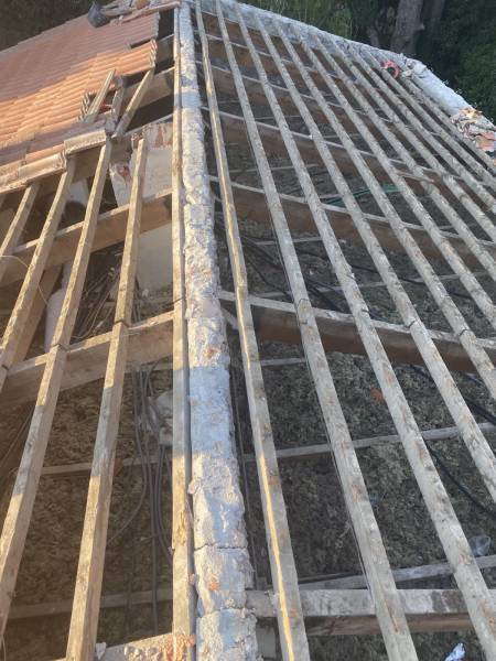 Pose d'une isolation en comble perdu en laine de roche sur Gignac-la-Nerthe 13180 près de Marignane