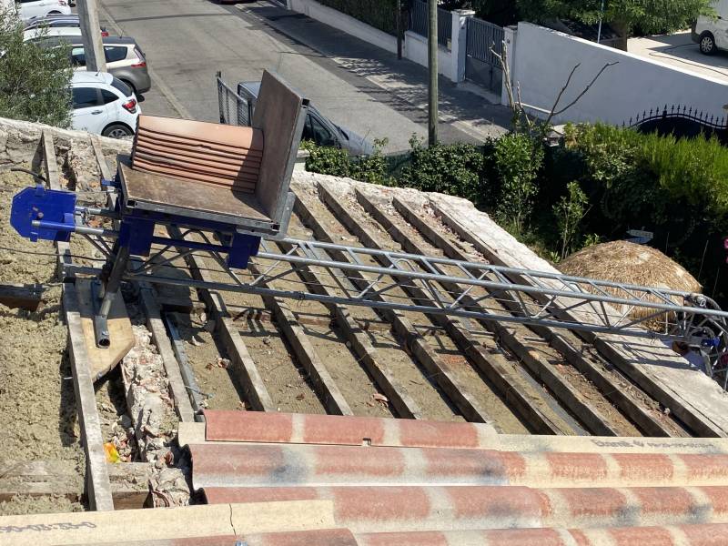 Pose d'une toiture en P.S.T Canal avec isolation des combles sur Gignac-la-Nerthe 13180 près de Marignane