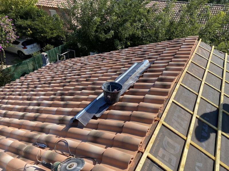 pose de tuiles mecanique sur martigues