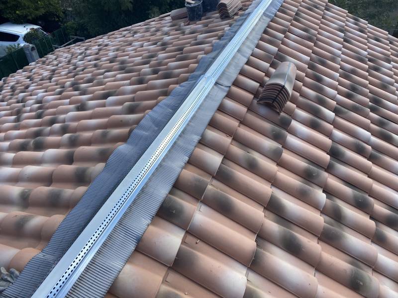 pose faitage closoir sur toiture neuve sur martigues