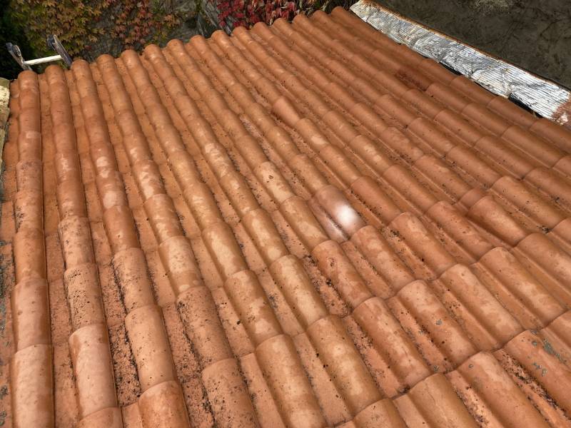 tuile romane apres démoussage sur martigues
