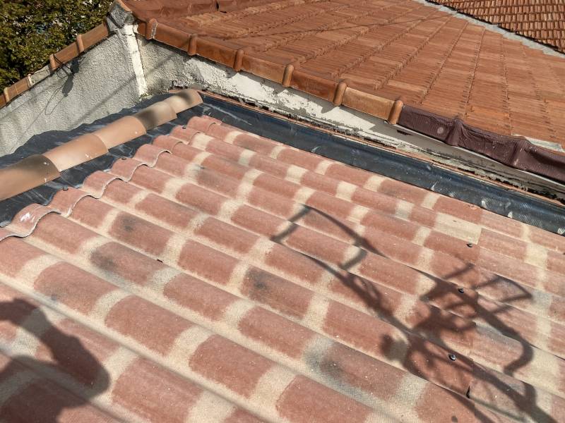 pst avec solin et faitage closoir plomb à marignane