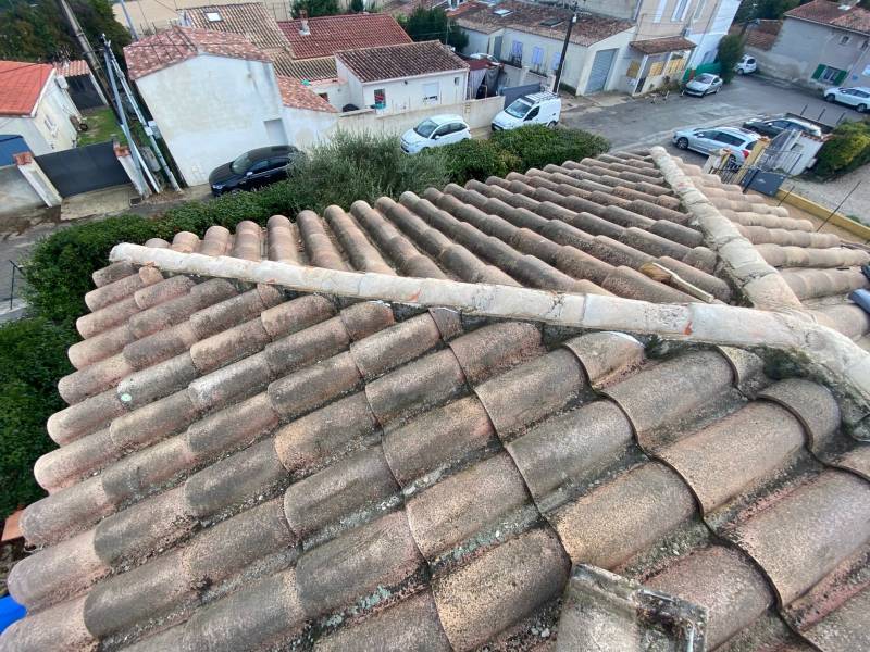 dépose tuile faitage sur fuveau