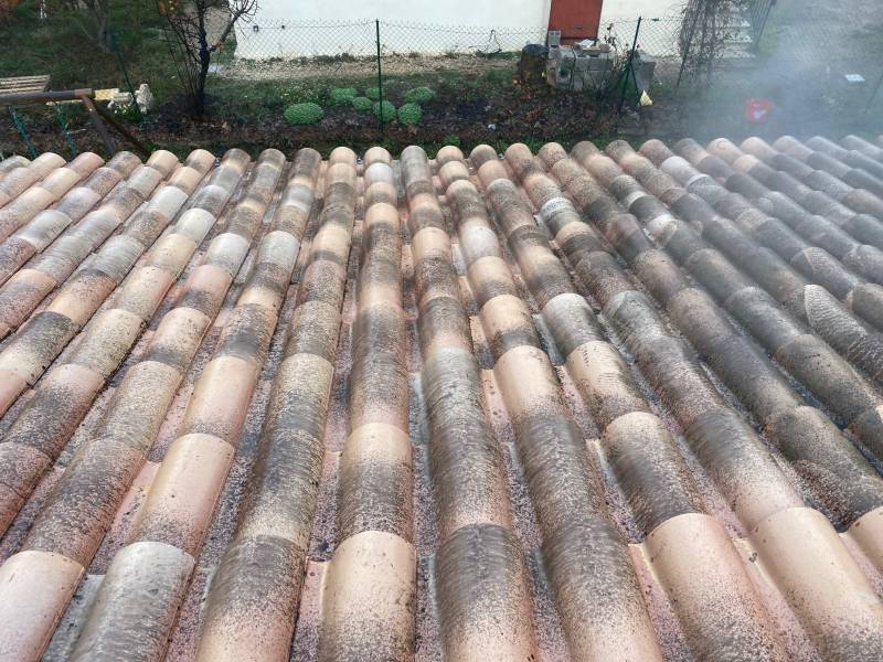 nettoyage tuiles près de Aix en Provence