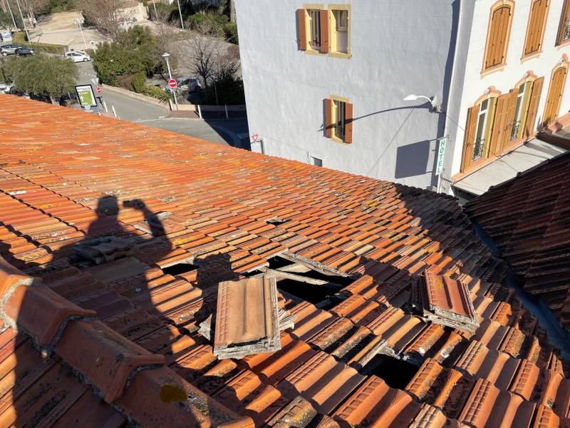 dépose tuile cassée marignane