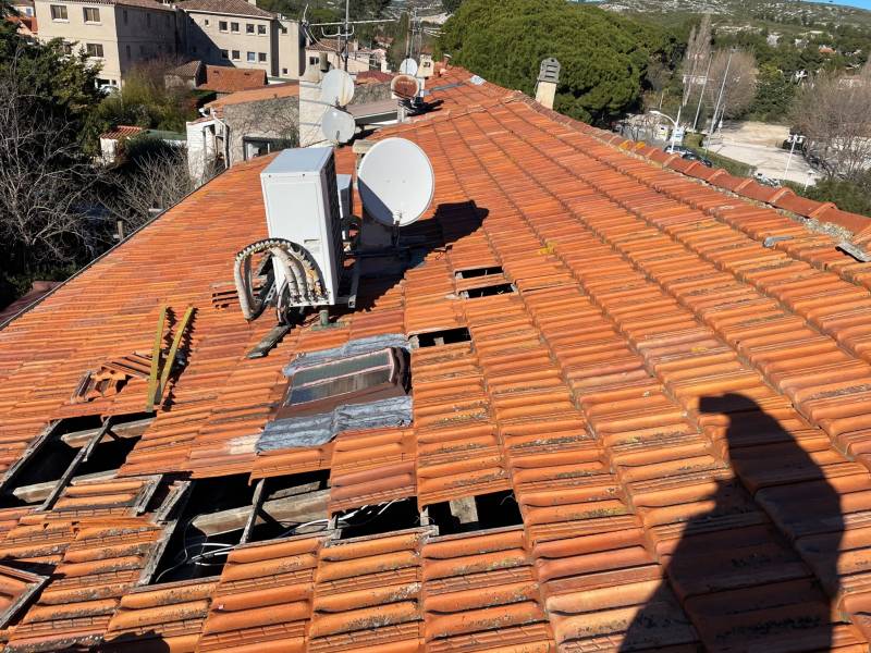 chagement tuiles plate cassées à carry le rouet