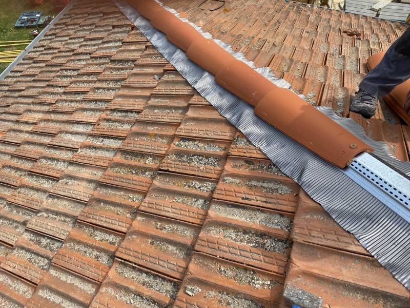 pose faitage closoir et tuile sur aix en provence