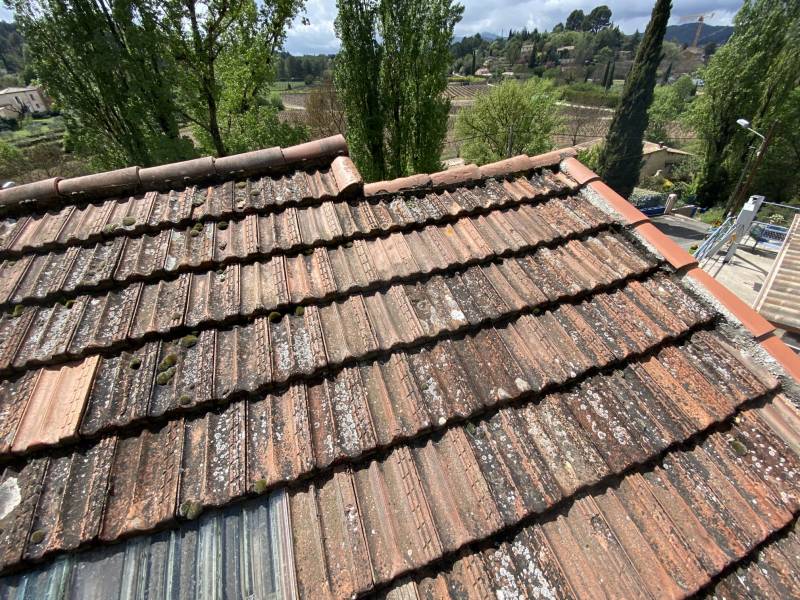 toiture avant intervention solutoiture sur aix en provence