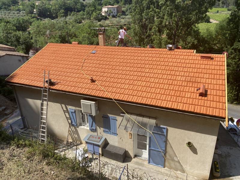 changement de toiture en tuile plate de marseille sur fuveau