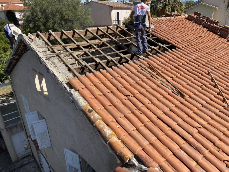 Dépose toiture près de Marignane