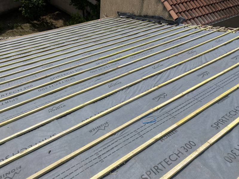 pose ecran sous toiture sur aix en provence