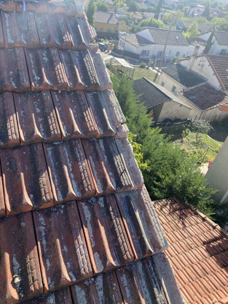 Dépose rive sur avancée de toiture sur gardanne