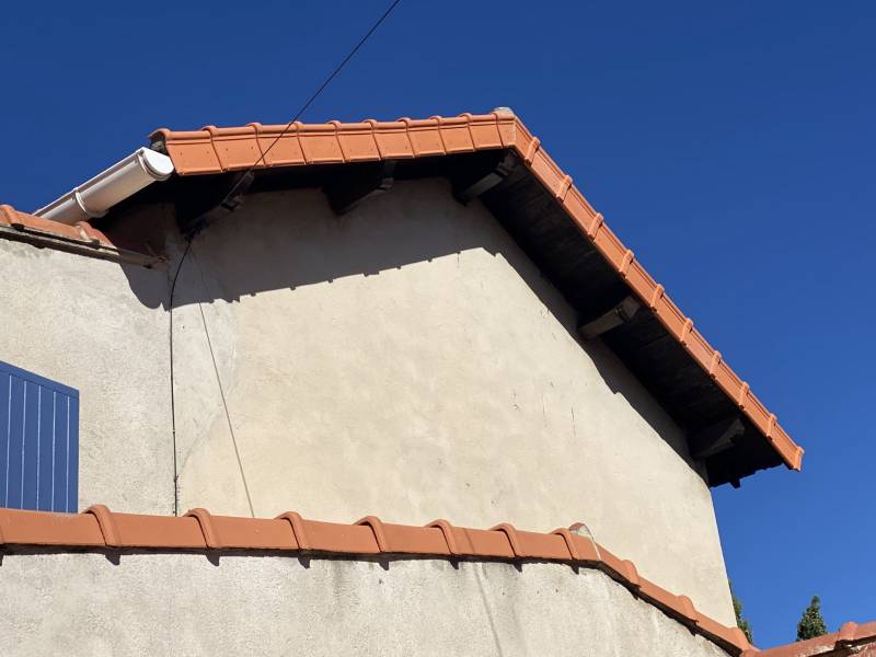 Rive sur avancée de toiture fini sur Gréasque 13850