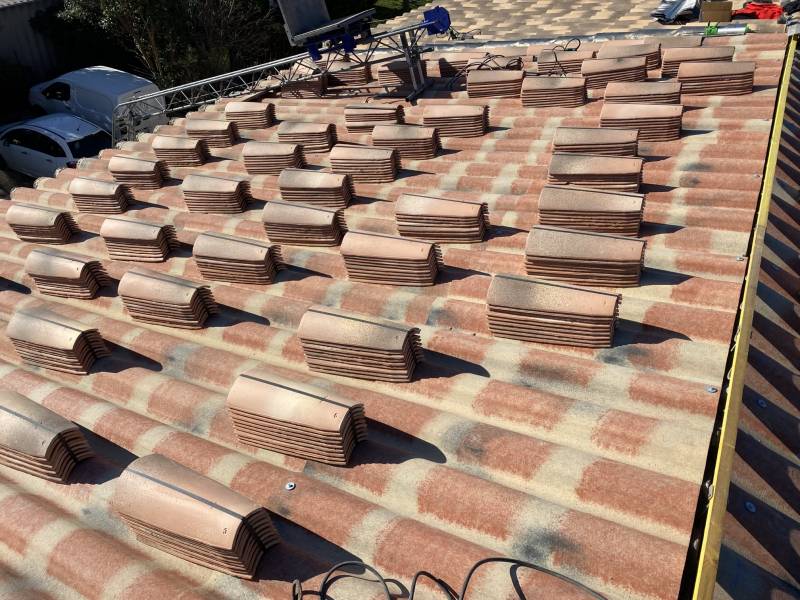 pose de tuiles et faitage près de vitrolles