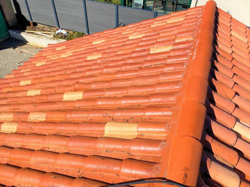 toiture de maison apres nettoyage sur velaux