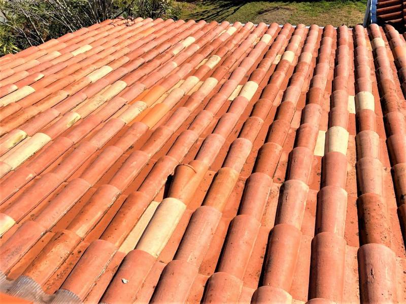 toiture de maison avec nettoyage vers velaux 13880