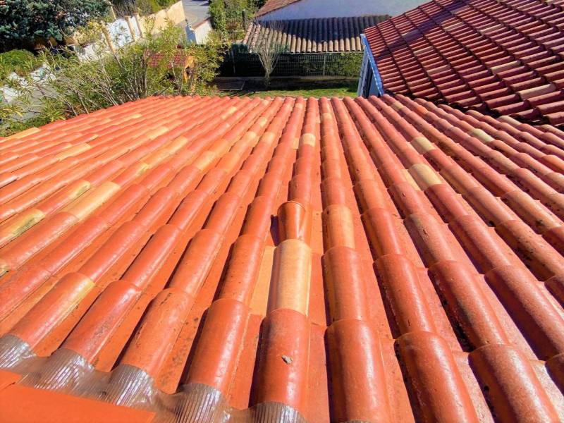 toiture de maison avec nettoyage hydrofuge sur velaux 13880