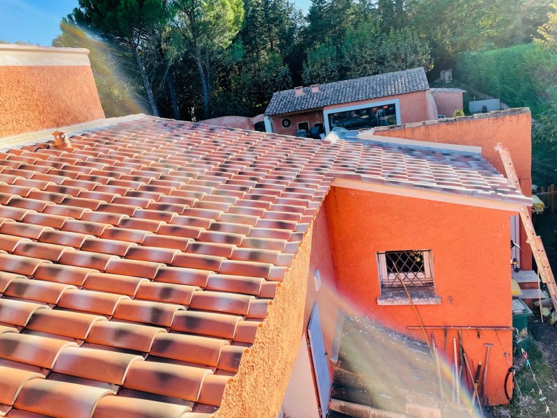 toiture mécanique Abeille Silvacane fini sur Calas