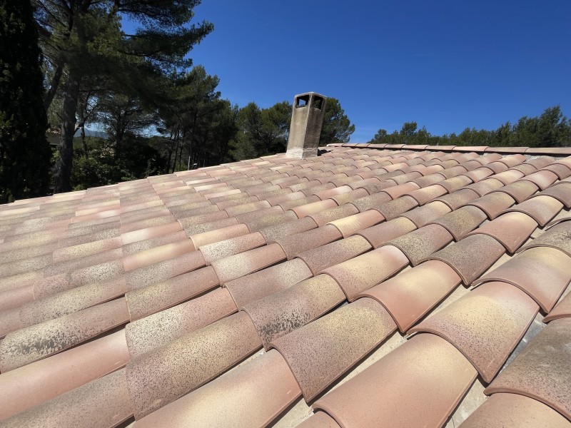 réfection de toiture à venelles 13770