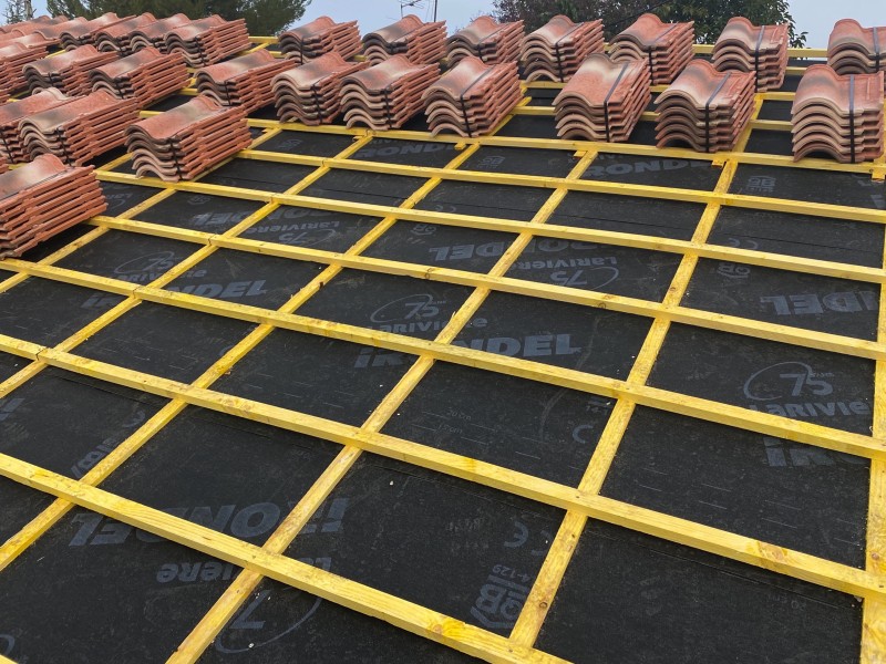 couvreur pour changement de tuiles Éguilles 13510