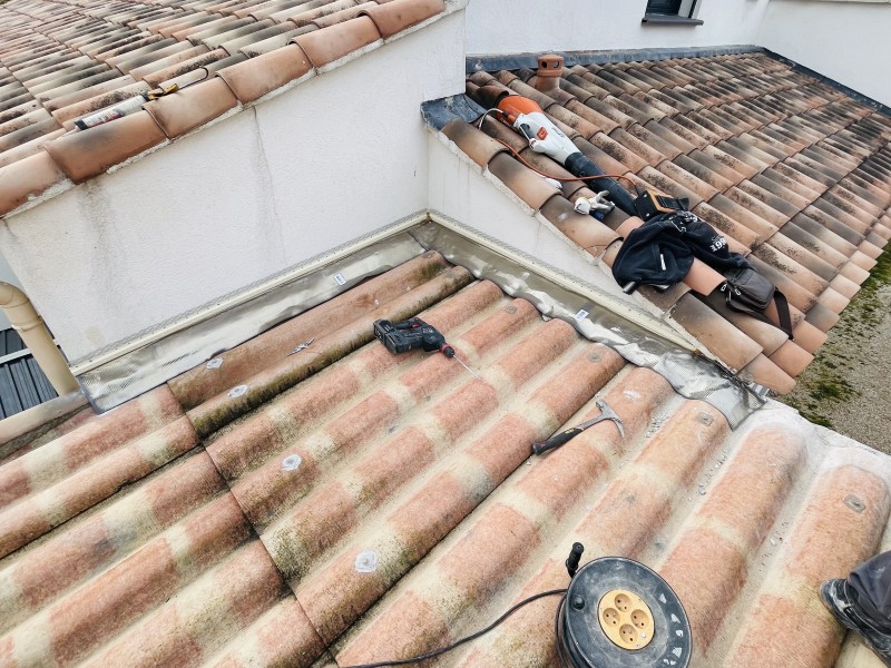 pose de solin sur pst sur marignane