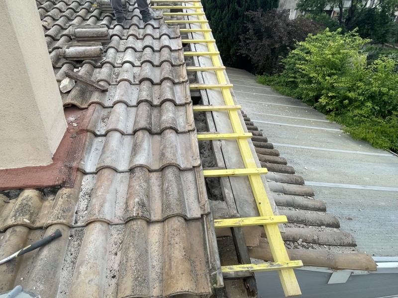 Actuellement: Rénovation d’une toiture de maison sur vitrolles près de Marignane