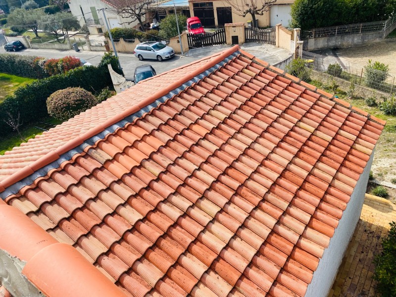 toiture avec nettoyage hydrofuge sur velaux