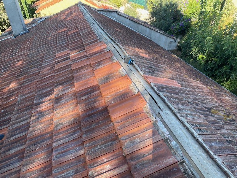 dépose de Faîtage de toiture La Fare-les-Oliviers 13580