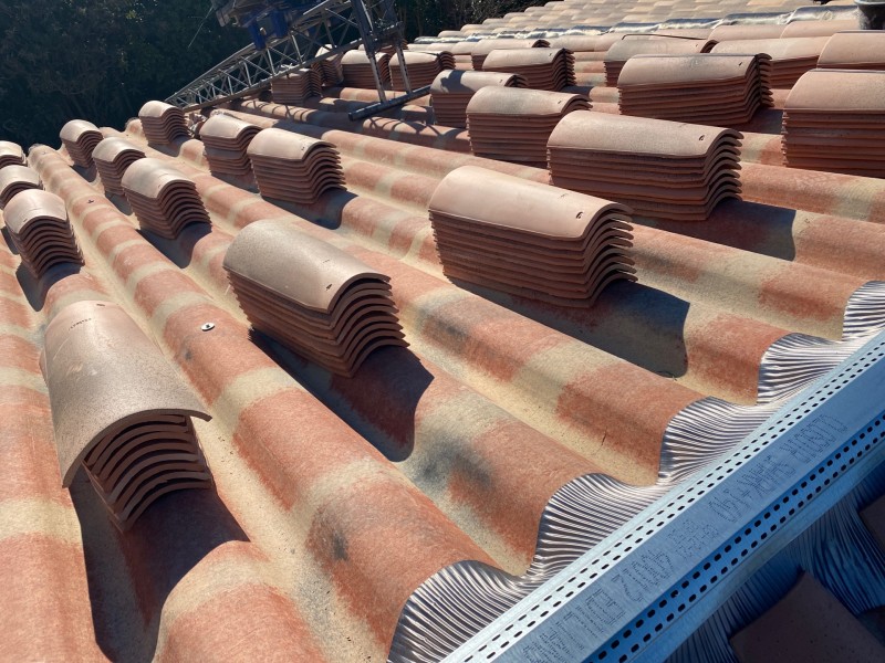 Actuellement en cour: Changement d’une toiture P.S.T Canal sur Vitrolles près de Marignane