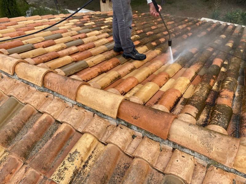 nettoyage des tuiles mecaniques sur carry le rouet