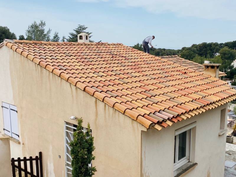 toiture avec nettoyage et traitement sur carry le rouet