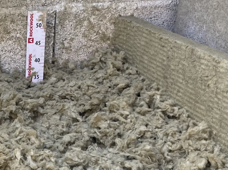 Pose d'une isolation en comble perdu par soufflage laine de roche sur Saint-Victoret 13730