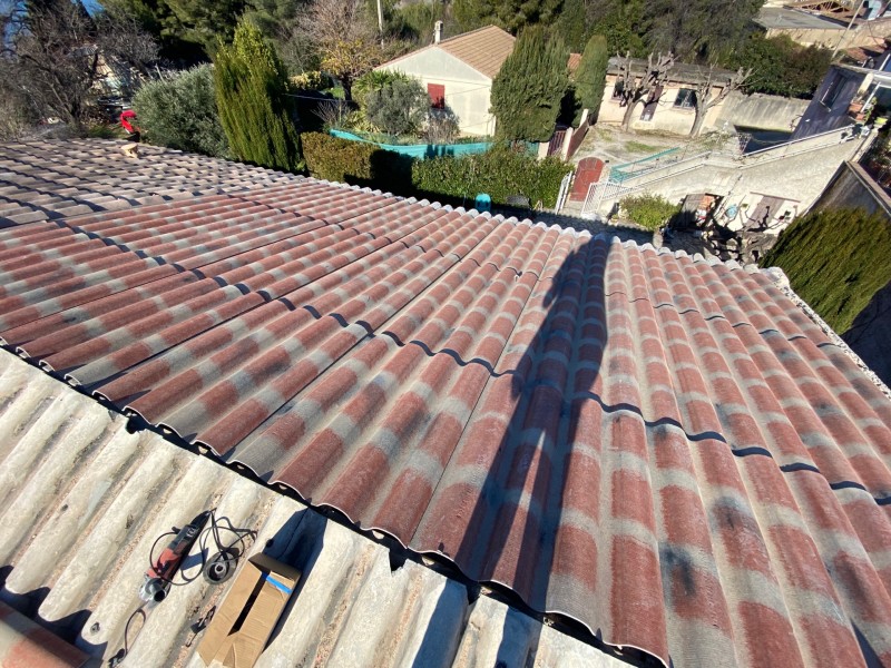 Actuellement en cour: Changement d’une toiture P.S.T Canal sur Vitrolles près de Marignane