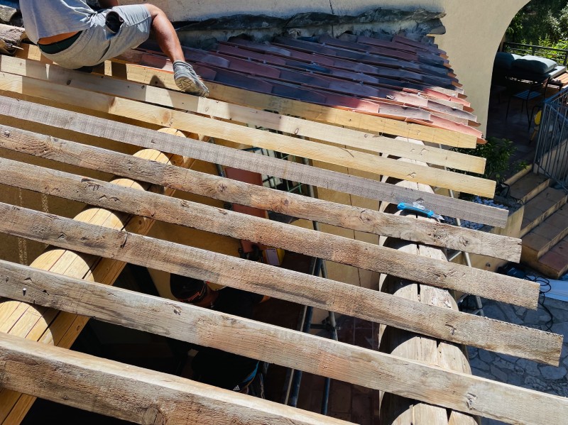 Pose des chevron de toiture sur ventabren