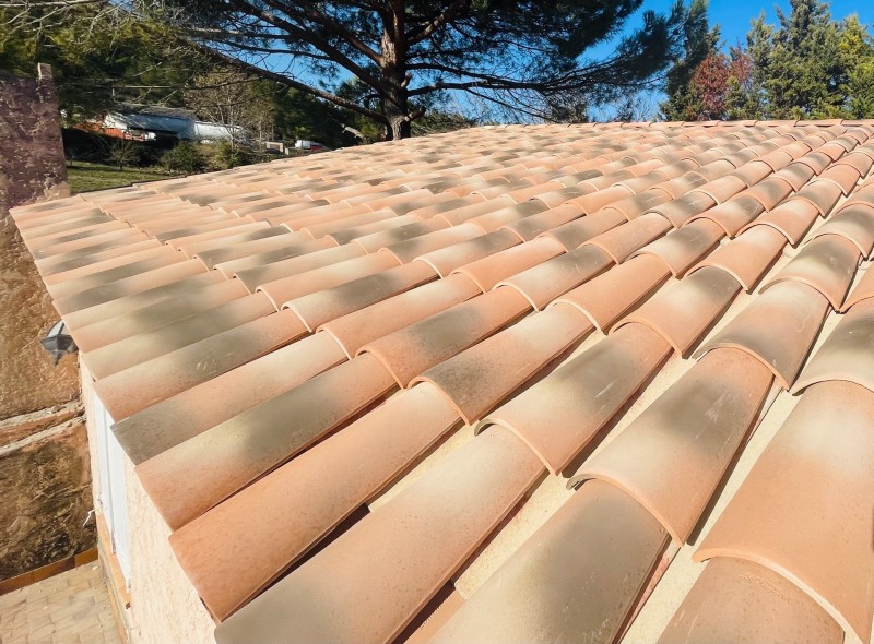 toiture PST Canal fini sur Bouc bel Air