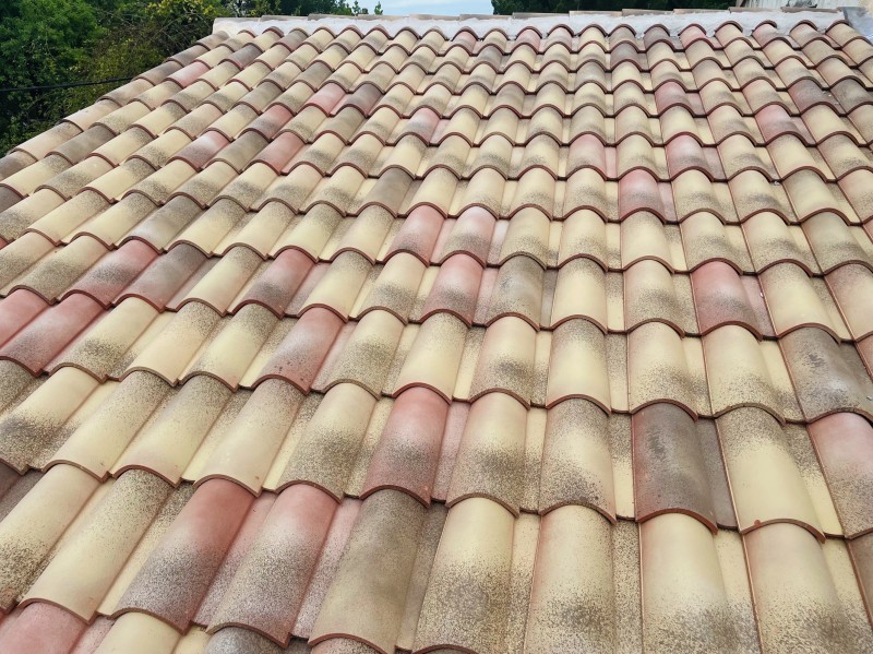 pose de tuiles neuf sur toiture demaison à rognac