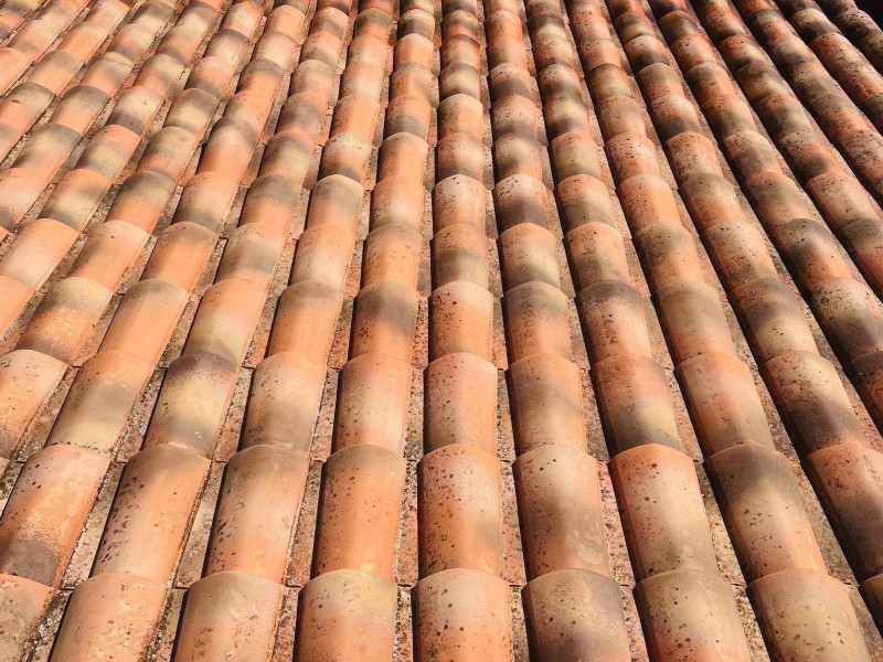 Nettoyage et traitement d’une toiture à Martigues 13500