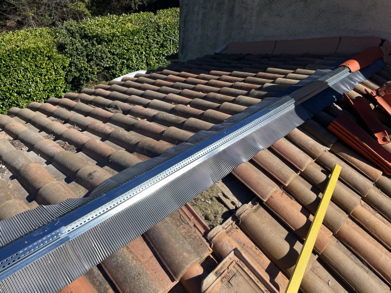 pose de faîtage closoir sur Mimet 13105