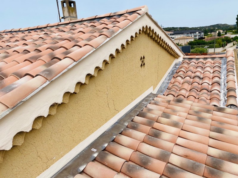 toiture en tuiles Abeille et PST fini sur marignane