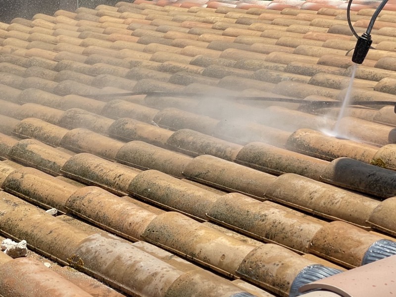 couvreur pour nettoyage de toiture Le Rove 13740