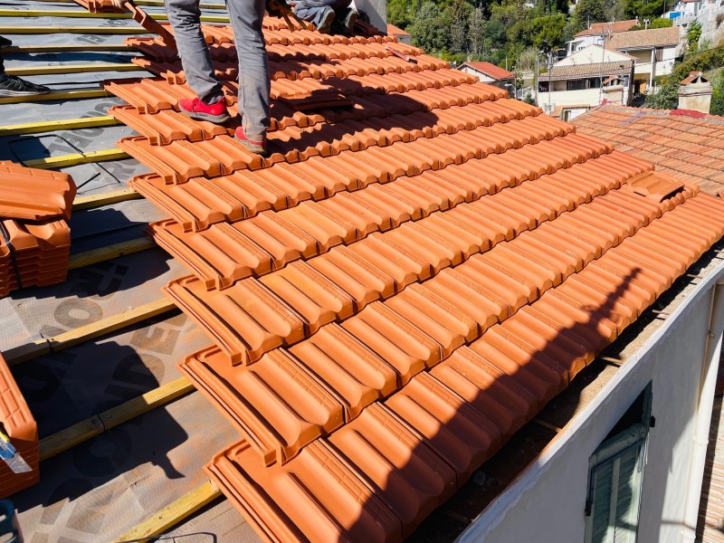pose de tuiles plates sur marignane