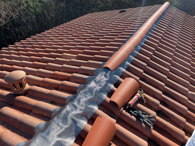 couvreur pour rénovation de faîtage de toiture à saint-victoret 13730