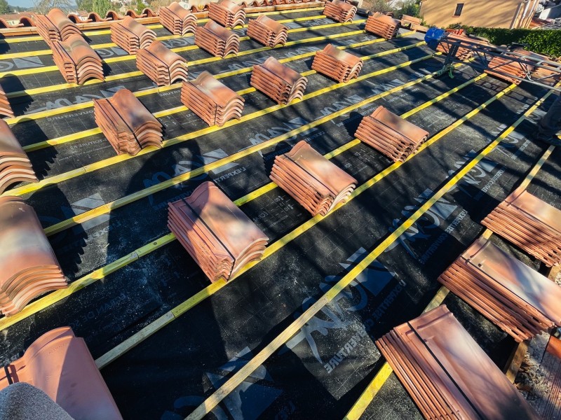 couvreur pour rénovation de toiture à La Fare-les-Oliviers 13580