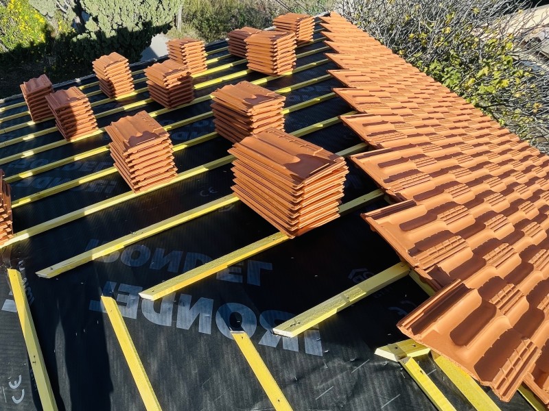 couvreur pour changement de tuiles sur Lançon-Provence 13680