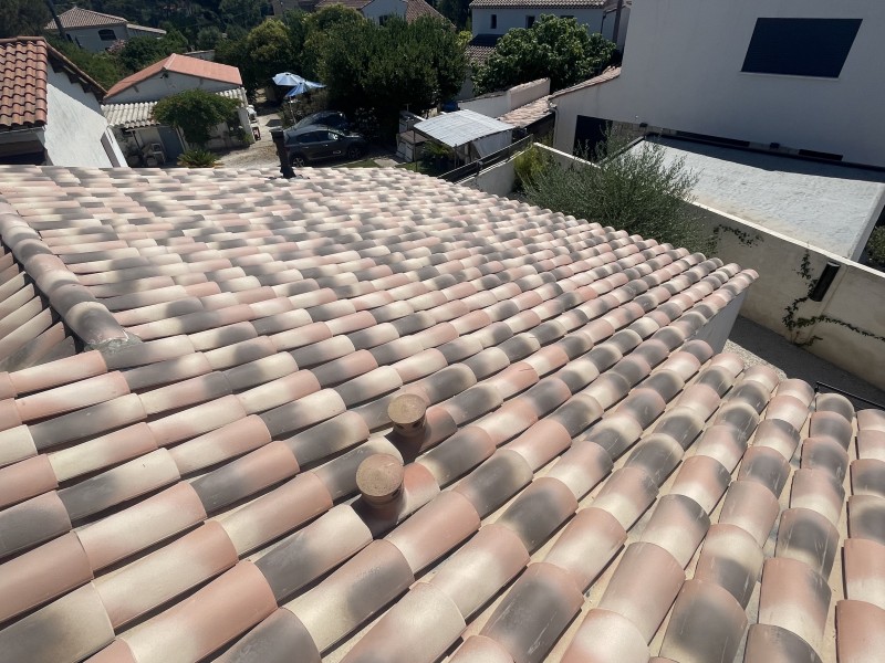 Intervention couvreurs pour un changement de toiture de maison sur Bouc-Bel-Air 13320