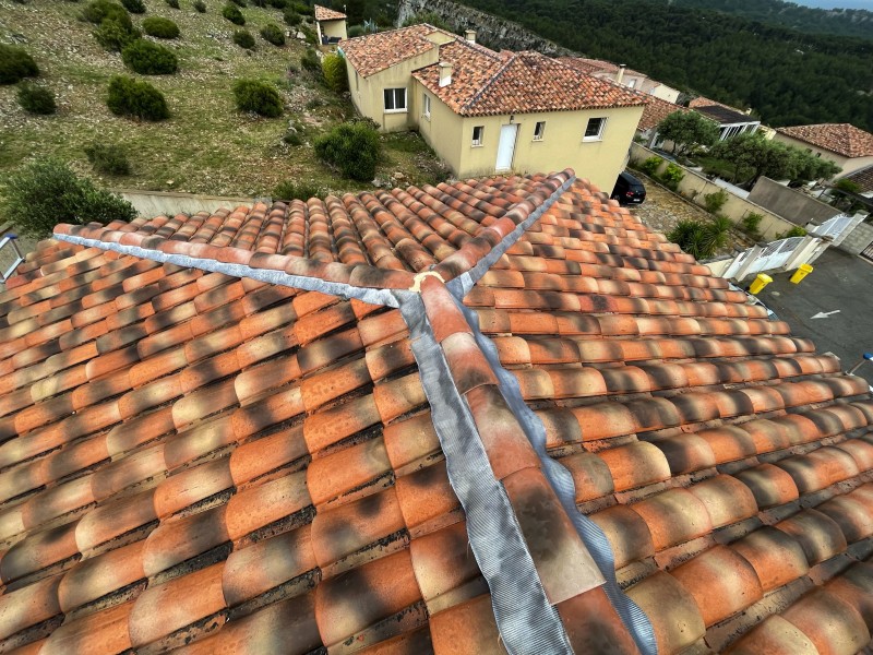 Rénovation de faîtage fini sur Ensuès-la-Redonne 13820