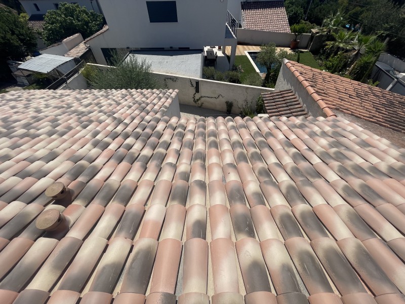 Intervention couvreurs pour un changement de toiture de maison sur Bouc-Bel-Air 13320