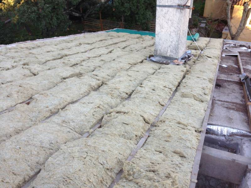 Pose d'isolation en panneau laine de roche sur Marignane