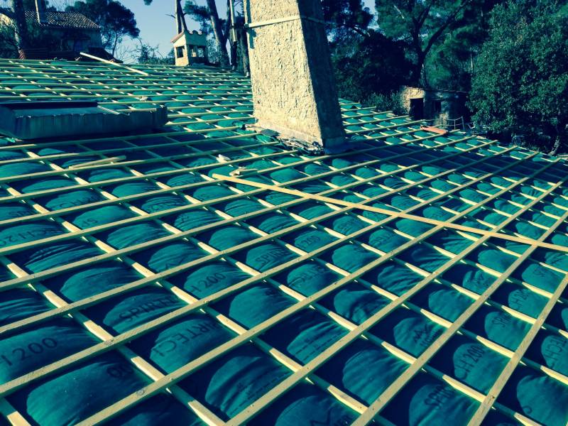 pose d'ecran sous toiture pour pose de tuiles plate de marseille à marignane